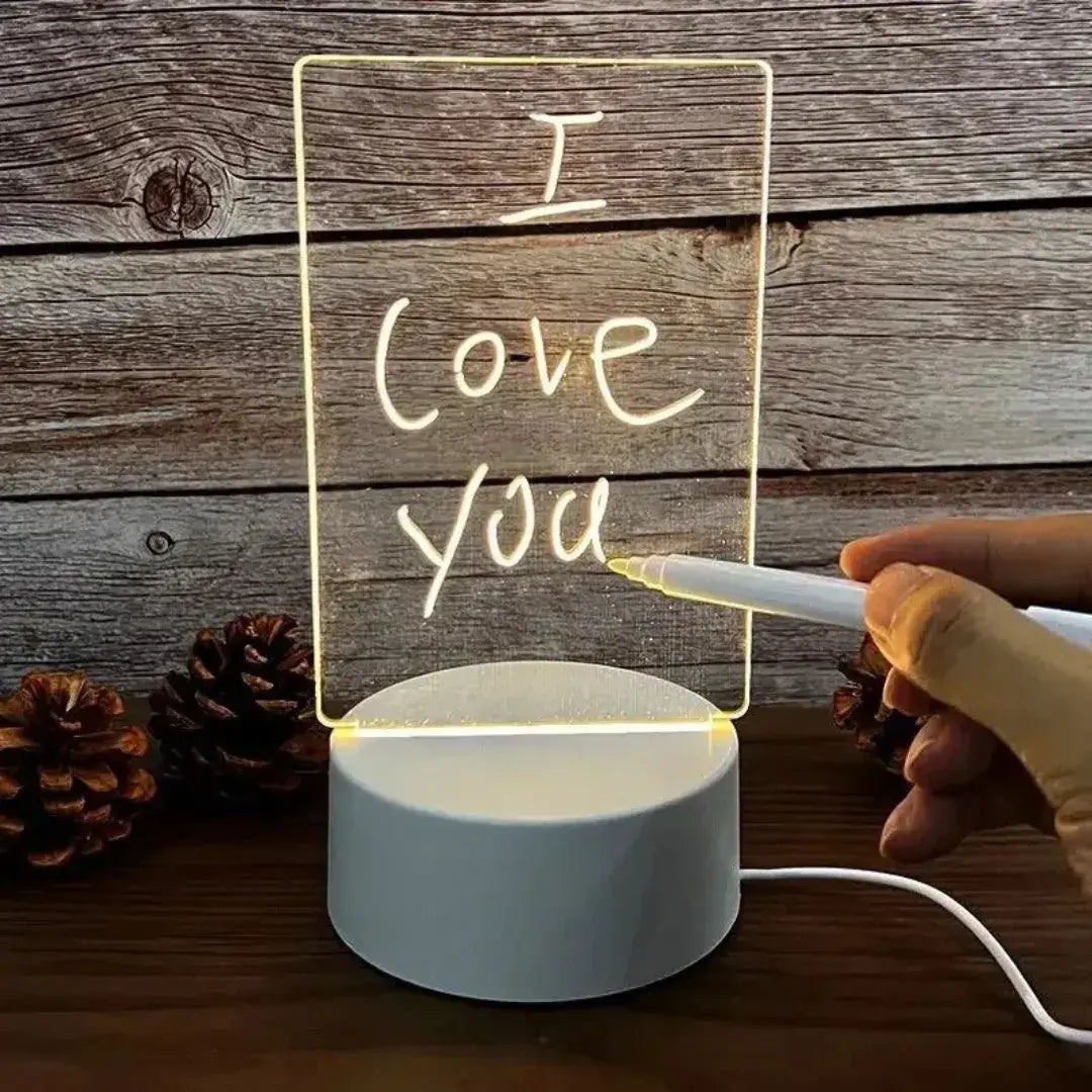 Luminária com base de madeira e mensagem “I Love You” escrita em acrílico iluminado – Romantizze