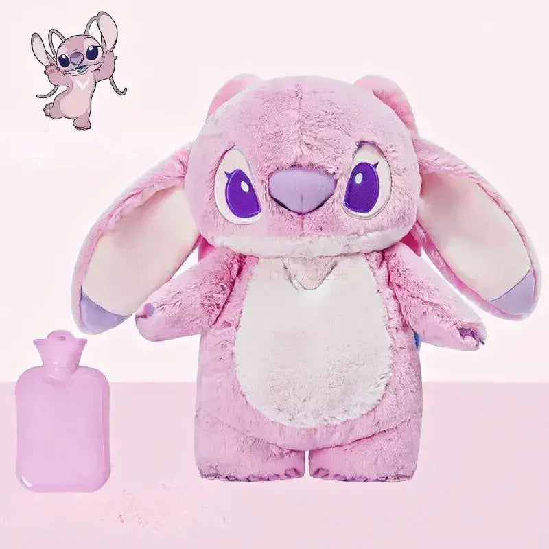 Pelúcia rosa Angel sentada com a bolsa térmica posicionada ao lado – Romantizze