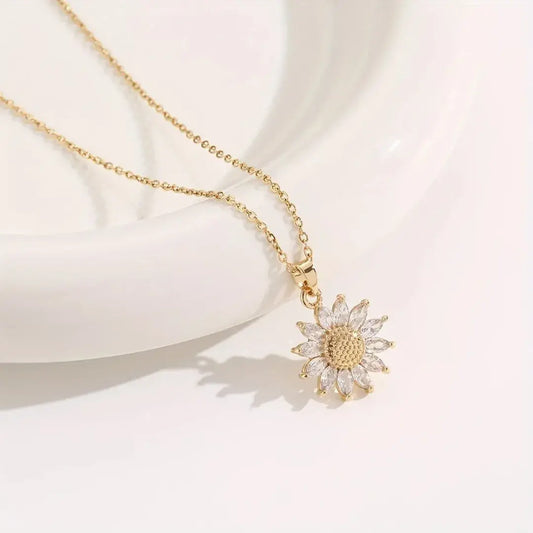 Colar feminino dourado com pingente de girassol cravejado com pedras brilhantes – Romantizze